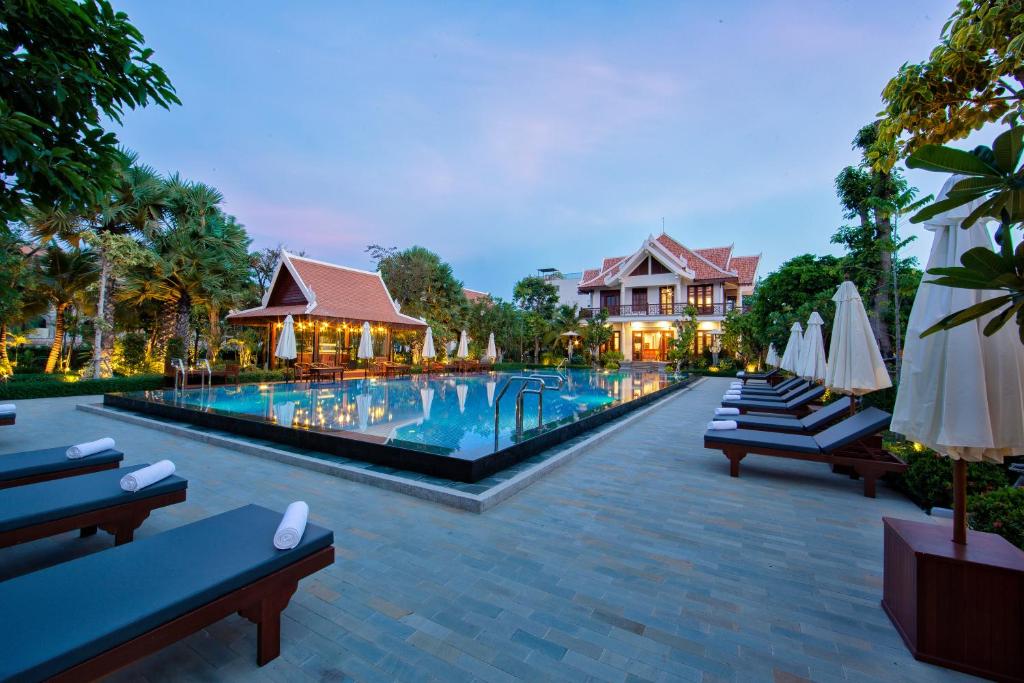 Bazén v ubytování Angkor Privilege Resort & Spa nebo v jeho okolí