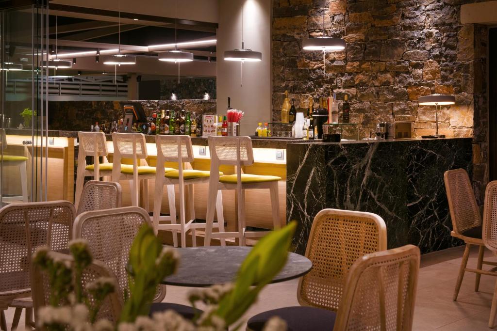 Nápoje v ubytování Petousis Hotel & Suites