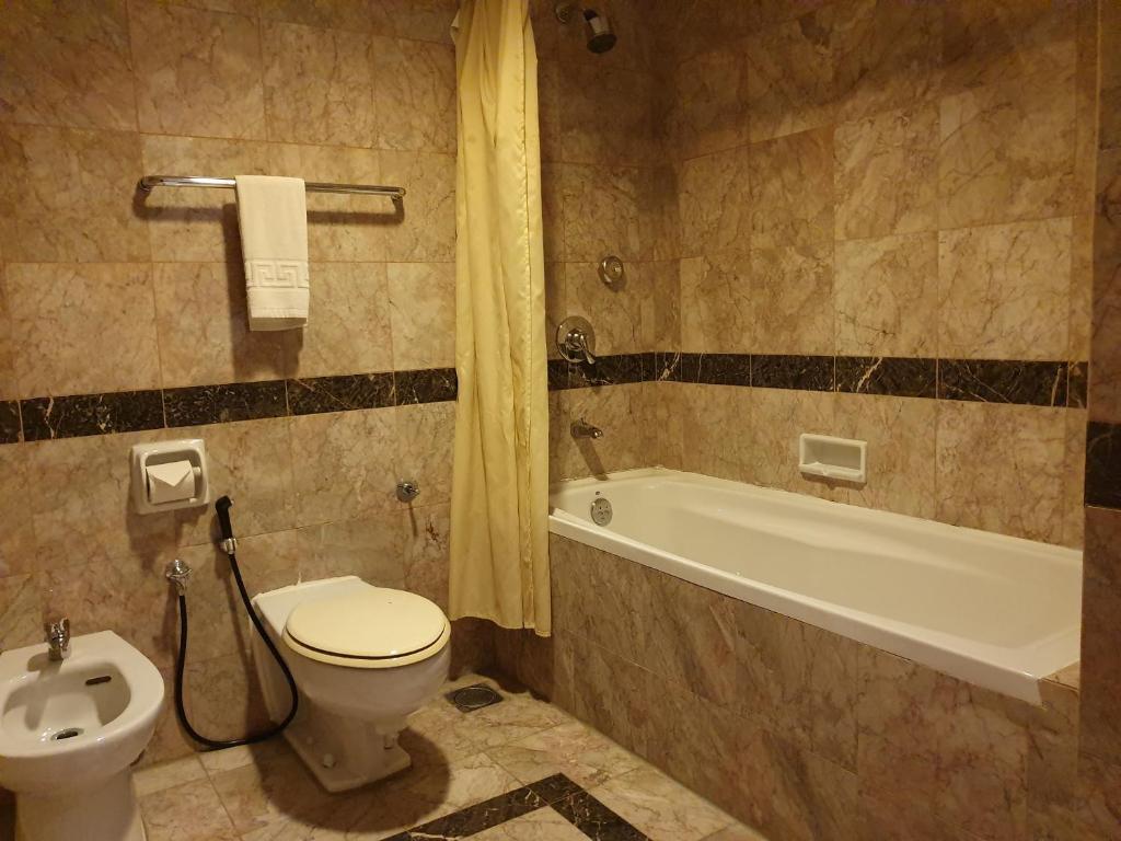 Ванная комната в Parkview Hotel