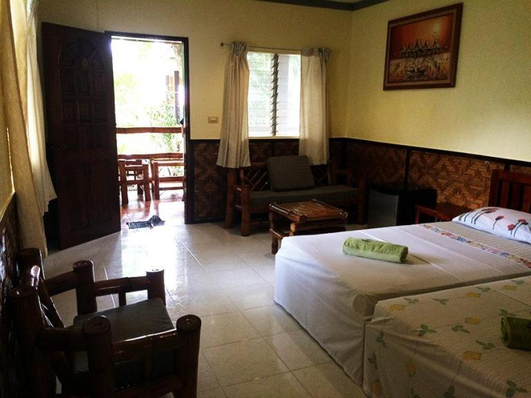 Love’s Beach & Dive Resort, Moalboal