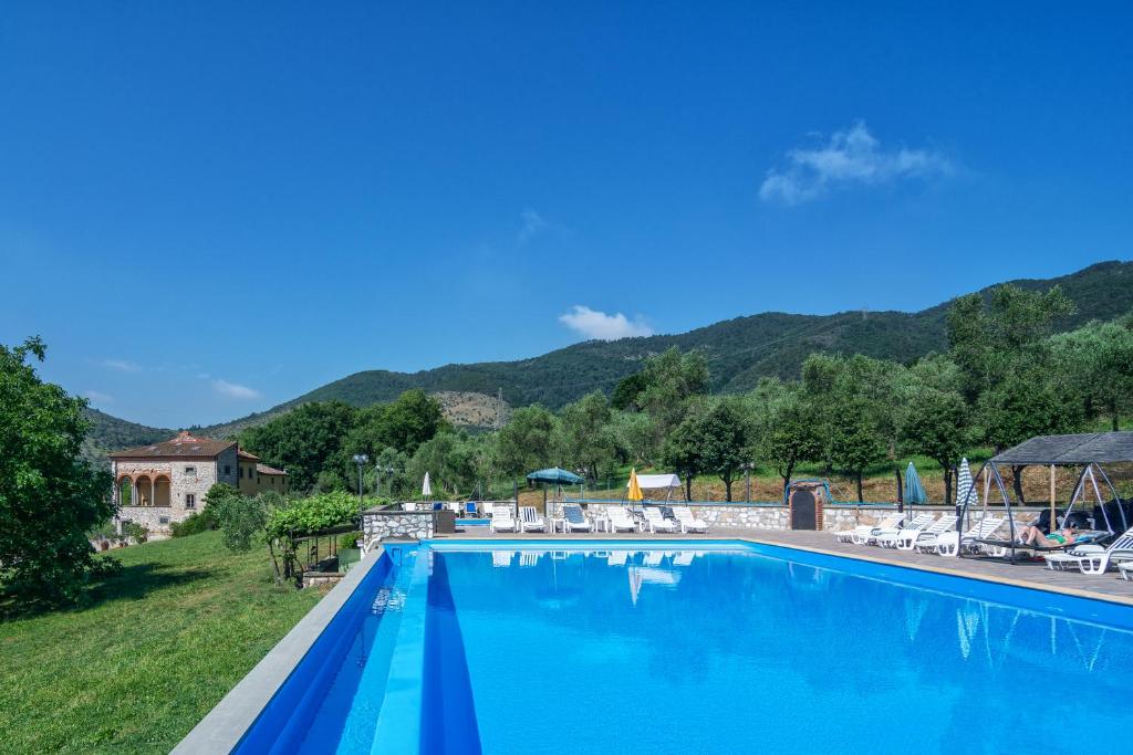 A general mountain view or a mountain view taken from the country house