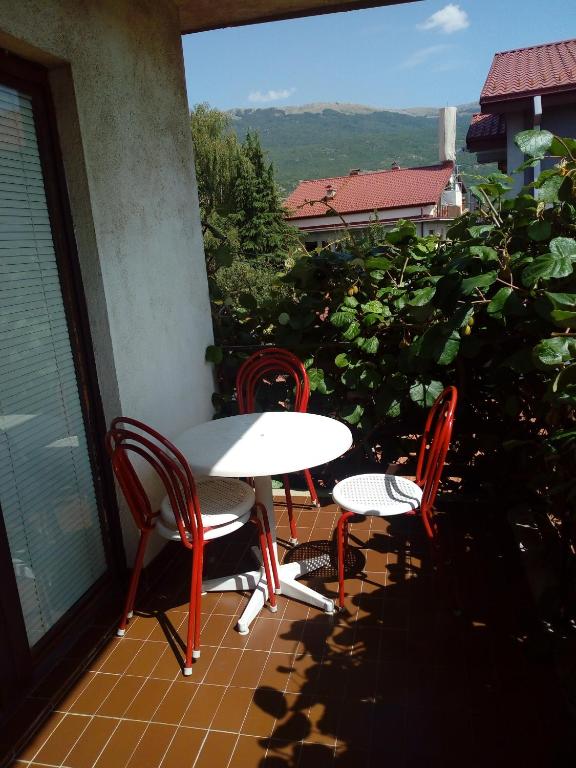 Nespecifikovaný výhled na hory nebo výhled na hory při pohledu z hostelu