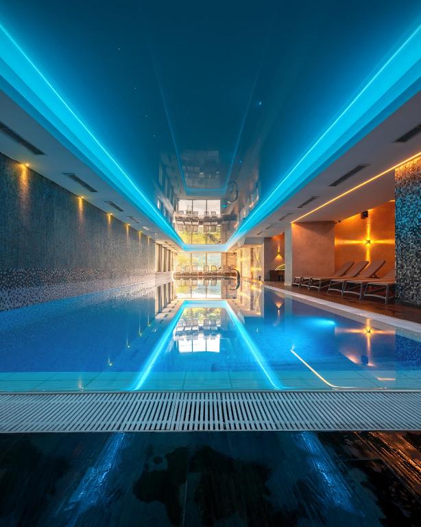 Bazén v ubytování Hotel Belvedere nebo v jeho okolí