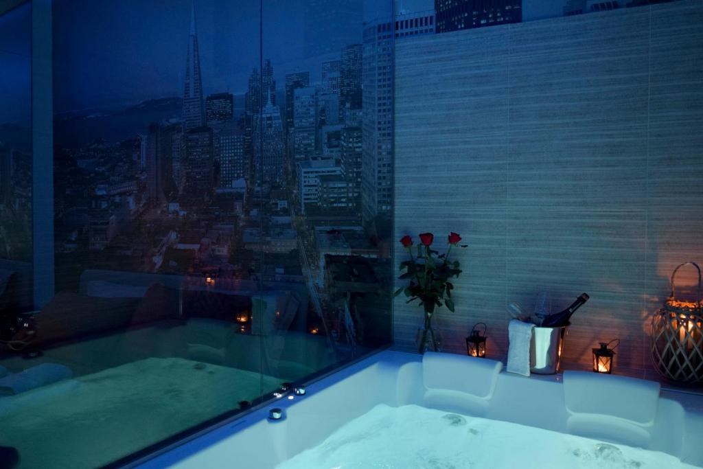 Nephele Luxury Suite - Housity