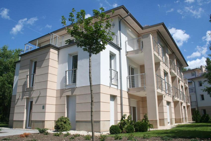 The building in which Az apartmant is located