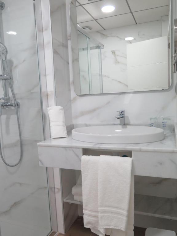 Koupelna v ubytování Hotel Castillo Benidorm