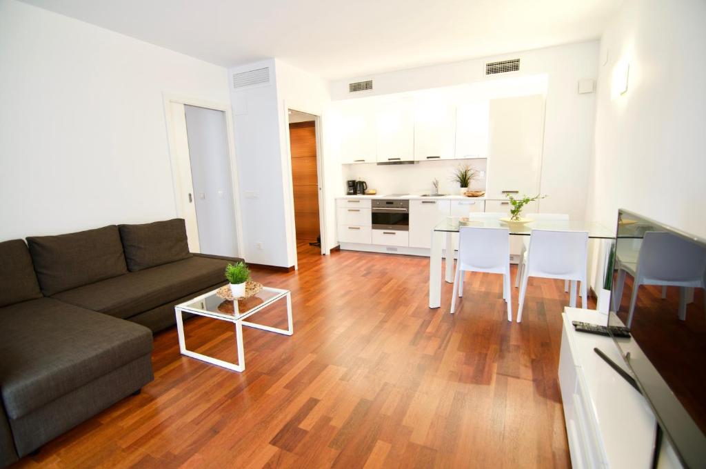 Glasir Apartments Barcelona - Apartment With Balcony