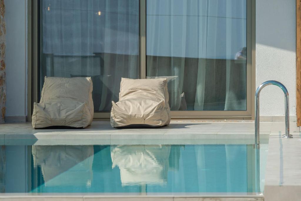 Bazén v ubytování Sabbia D`oro Beach Villa nebo v jeho okolí