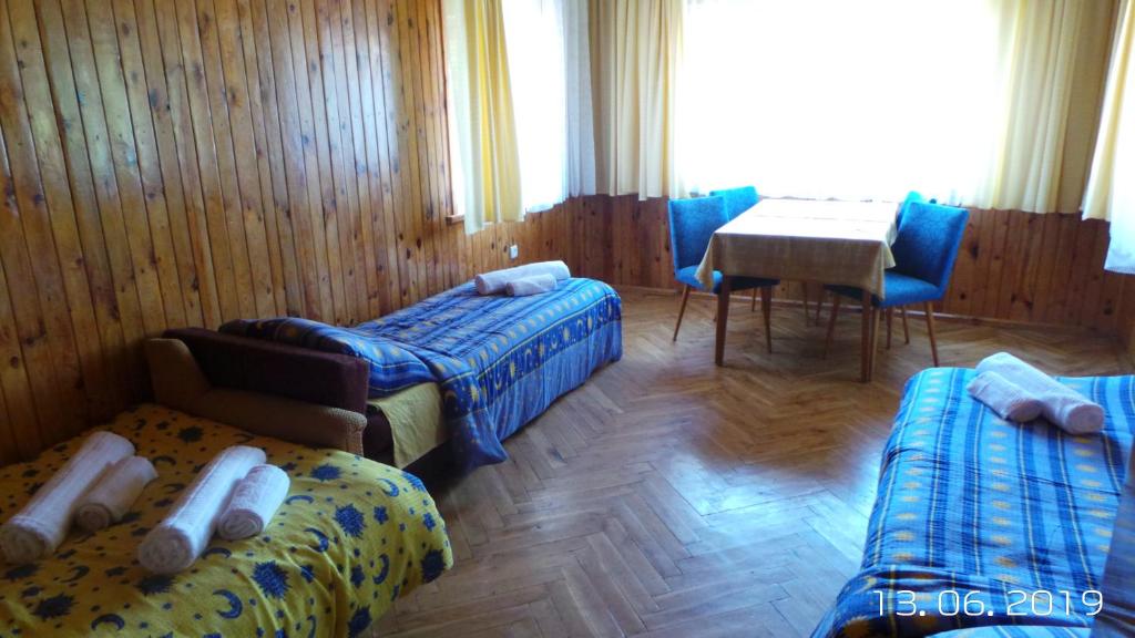 Postel nebo postele na pokoji v ubytování Iza-pokoje do wynajecia