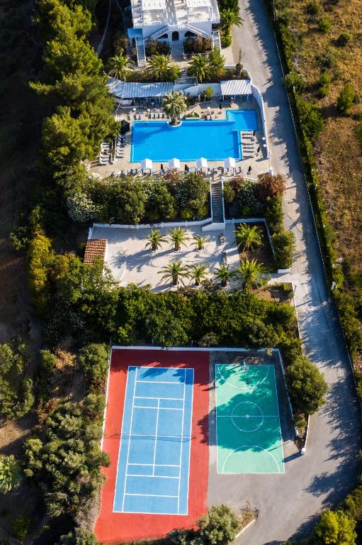 Bazén v ubytování Bianco Olympico Beach Resort-All Inclusive nebo v jeho okolí