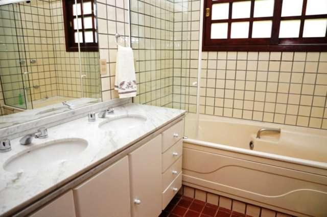  Casa charmosa e aconchegante em condomínio