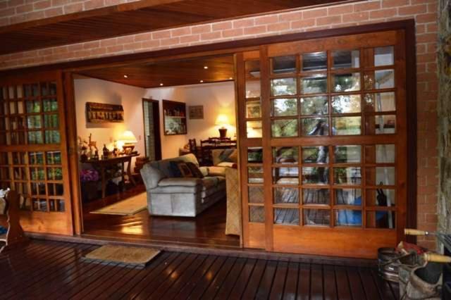  Casa charmosa e aconchegante em condomínio