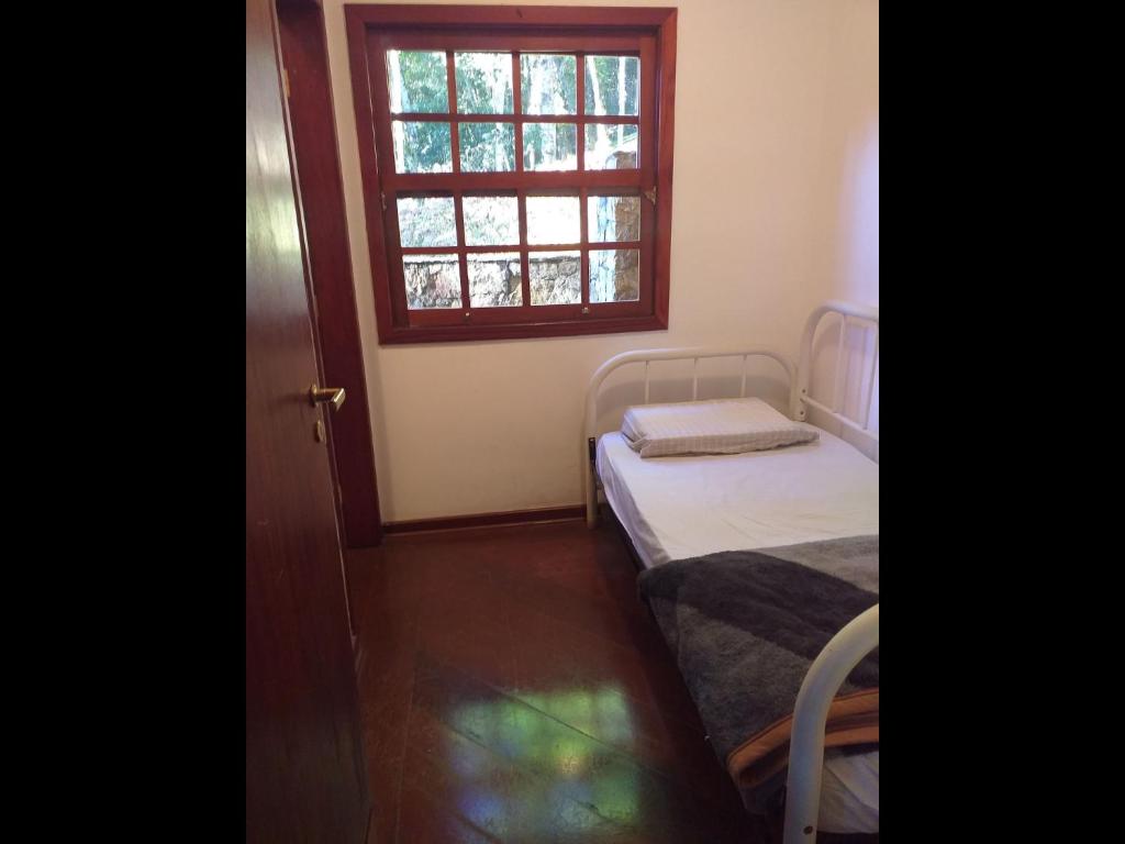  Casa charmosa e aconchegante em condomínio