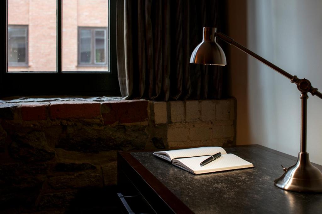 Auberge du Vieux Port by Gray Collection - Resim 18