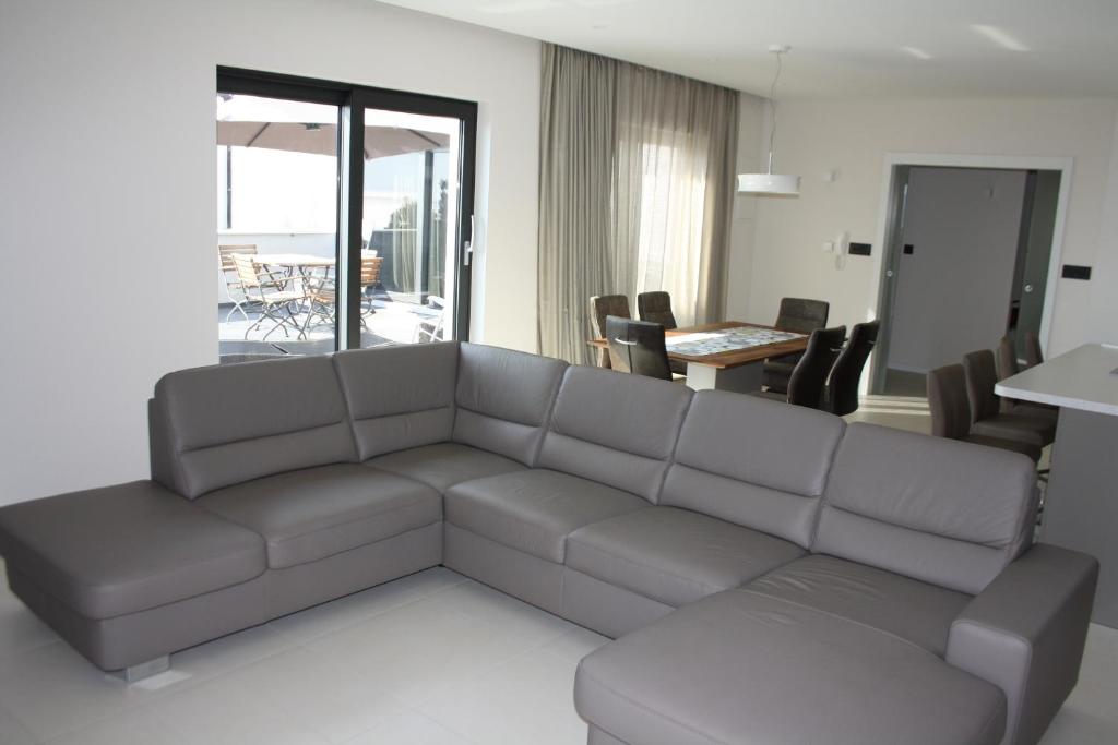 Fotografia z galérie ubytovania Luxury apartment Ruskamen 3 v destinácii Lokva Rogoznica