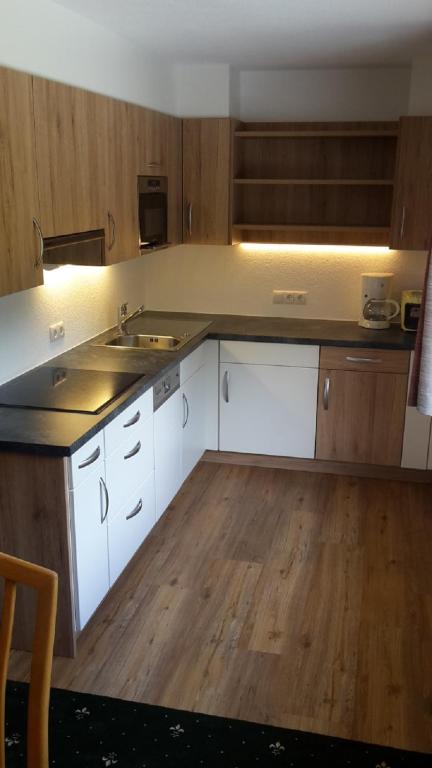 Una cocina o kitchenette en Haus Jehle