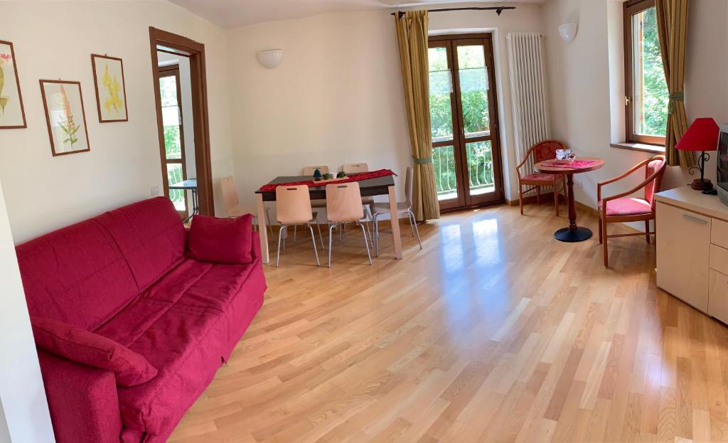 A seating area at R.T.A. Hotel Monte Rosa