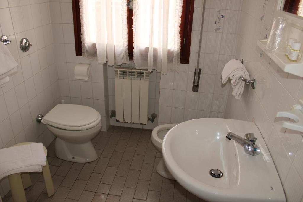 Koupelna v ubytování Hotel Caravel