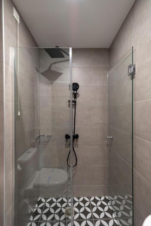 Athens Market Portrait - Resim 15