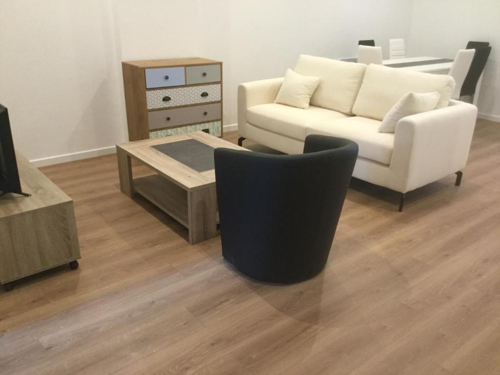 3 Chambres En Lit Double 6 Personnes Dans Appartement Entierement Renove 70 M2 Wifi Climatisation Tres Calme Tout Equipe Lit Bebe Clermont Ferrand Updated 21 Prices 3 Chambres En Lit Double 6 Personnes Dans Appartement Entierement Renove 70 M2 Wifi Climatisation Tres Calme Tout Equipe Lit Bebe Clermont Ferrand Updated 21 Prices