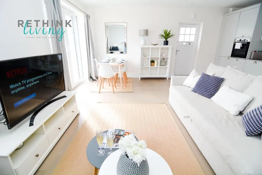 Rethink Serviced Apartments - Reading Park Village, Reading, Marea Britanie