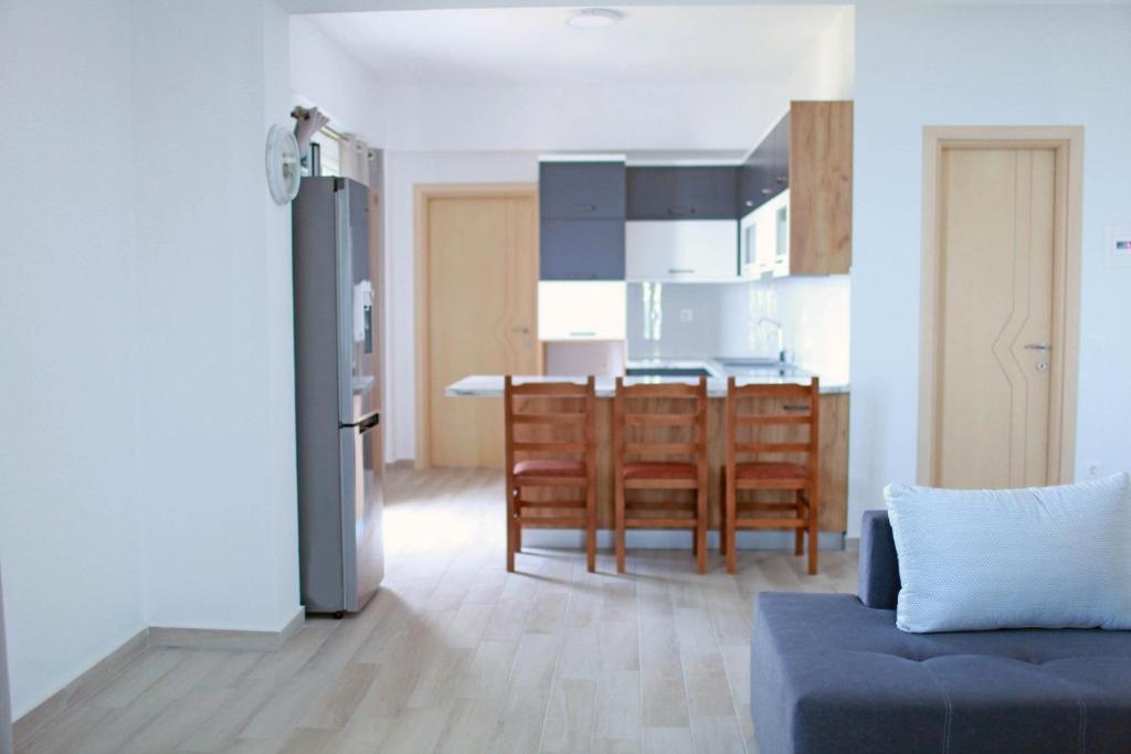 Mihalis Apartments - Image 4