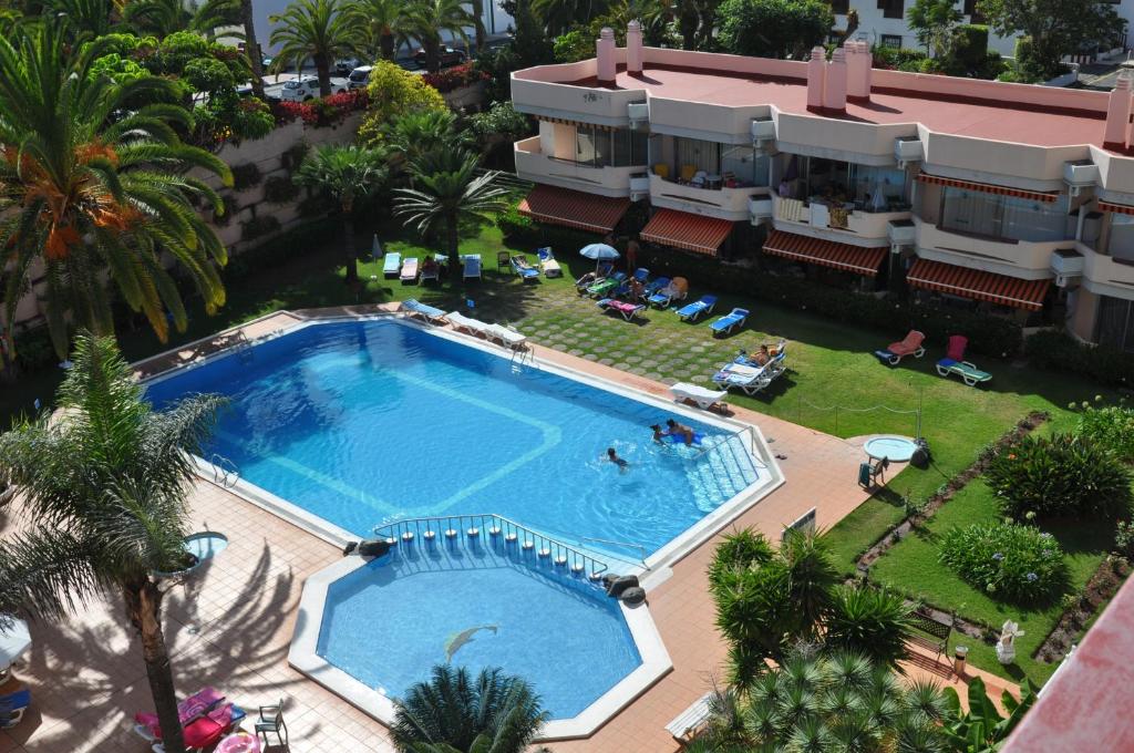 an overhead view of a swimming pool in a resort at Apartment La Paz II in Puerto de la Cruz