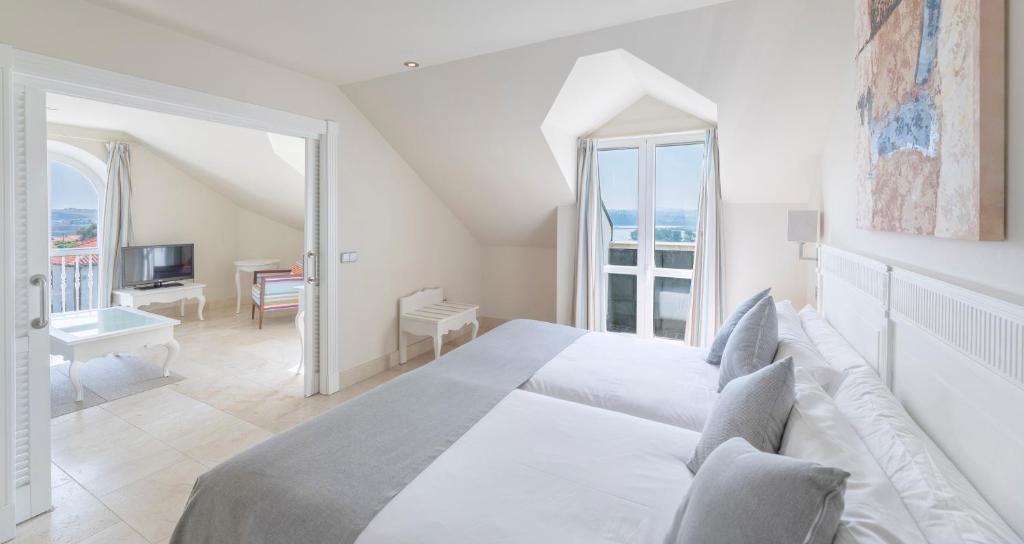 Gran Hotel Suances - Quarto Duplo Deluxe Com Cama Extra