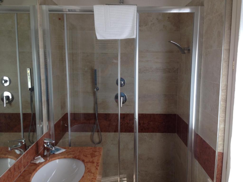 Residenza Grand Hotel Riccione - Resim 7