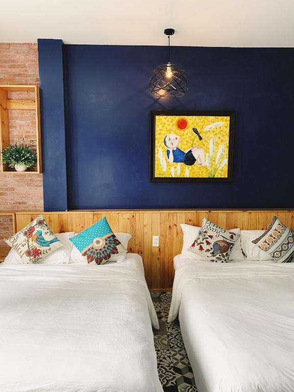 Khám phá các địa điểm tham quan, ăn uống lân cận The Gallery House Homestay sau khi đến nơi