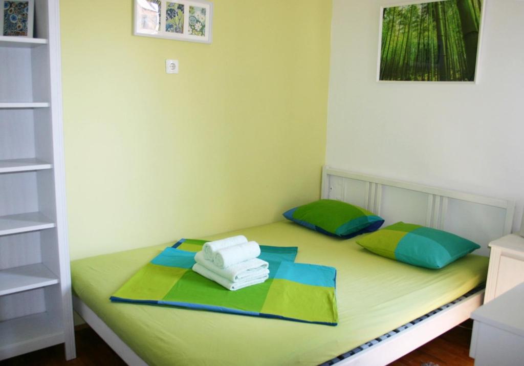 Postel nebo postele na pokoji v ubytování Honey Home