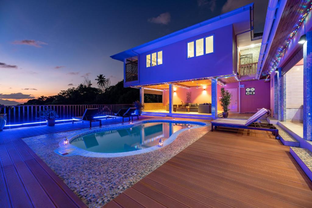 Бассейн в Glacis Heights Villa или поблизости