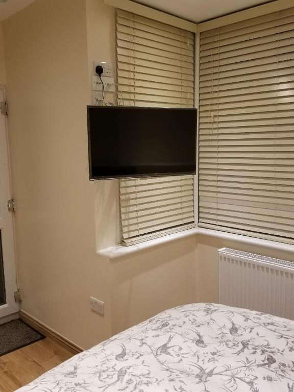 London Luxury Apartments 1min walk from Underground, with FREE PARKING FREE WIFI - 一居室公寓