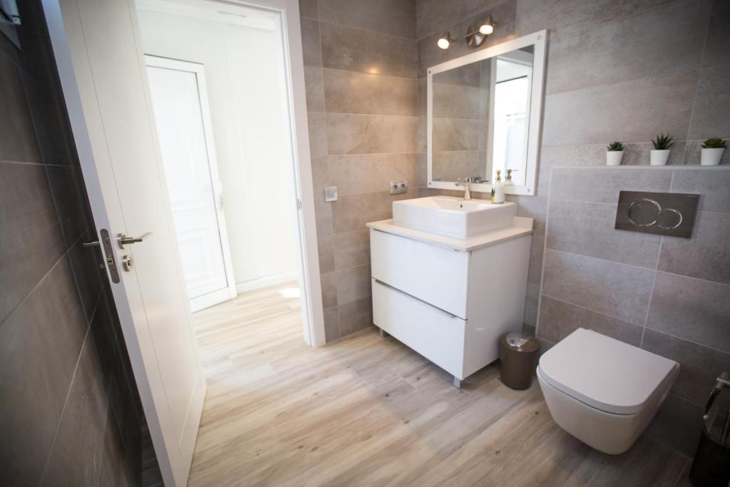 Koupelna v ubytování Villa Jandia Modern new studio Morro Jable Private Cosy Garden and Parking