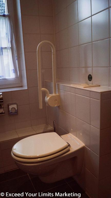 Vannituba majutusasutuses Hotel Zwei Länder