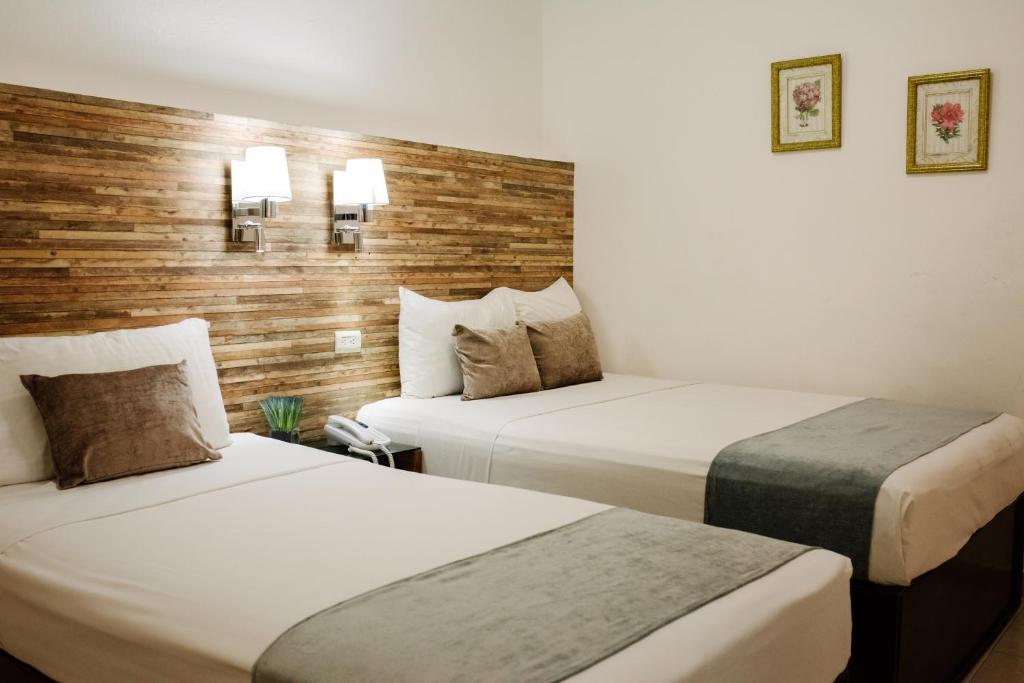 Hotel San Miguel, en el Centro - Desayuno Incluido - Habitación Cuádruple Con Baño