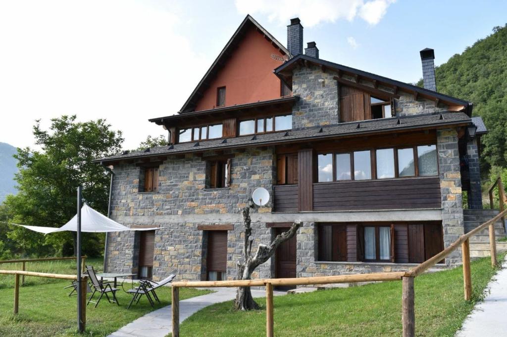 Apartamentos Viña Olivan, Sarvisé – Updated 2022 Prices