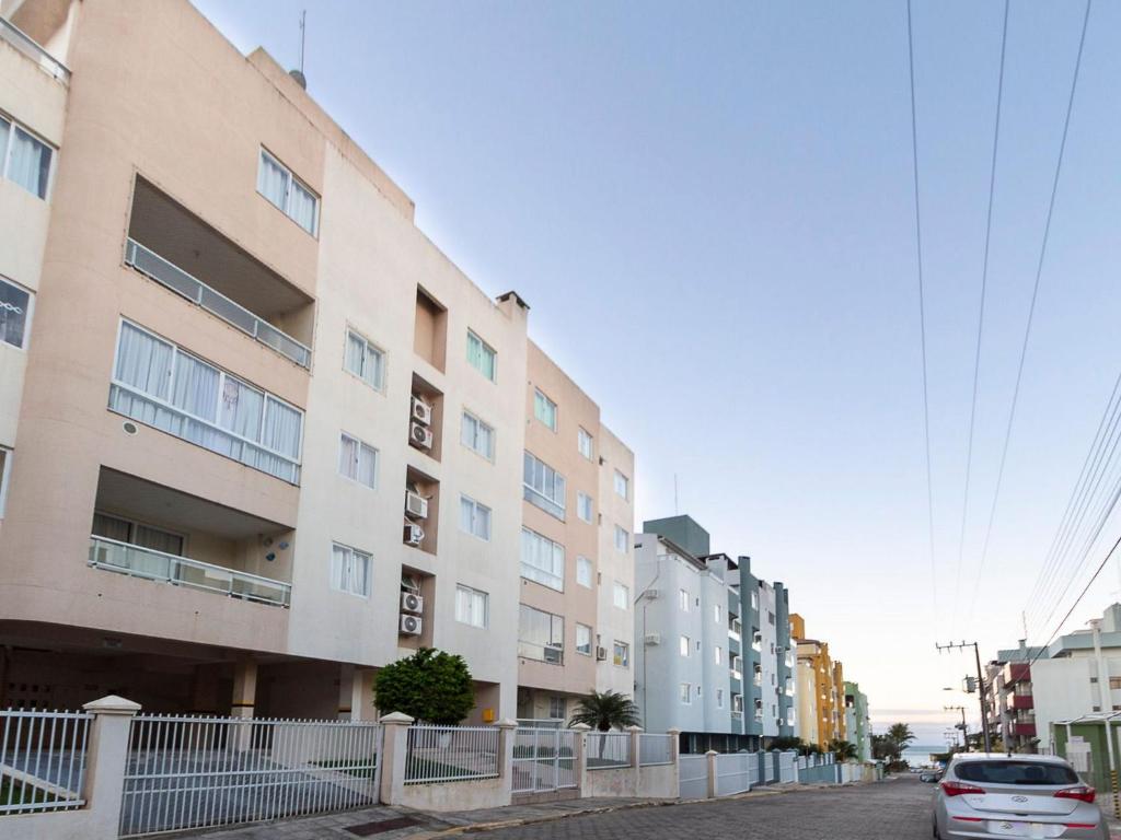  Aluguel de Apartamento 3 quartos sendo 1 suíte para 8 pessoas na Praia Bombas