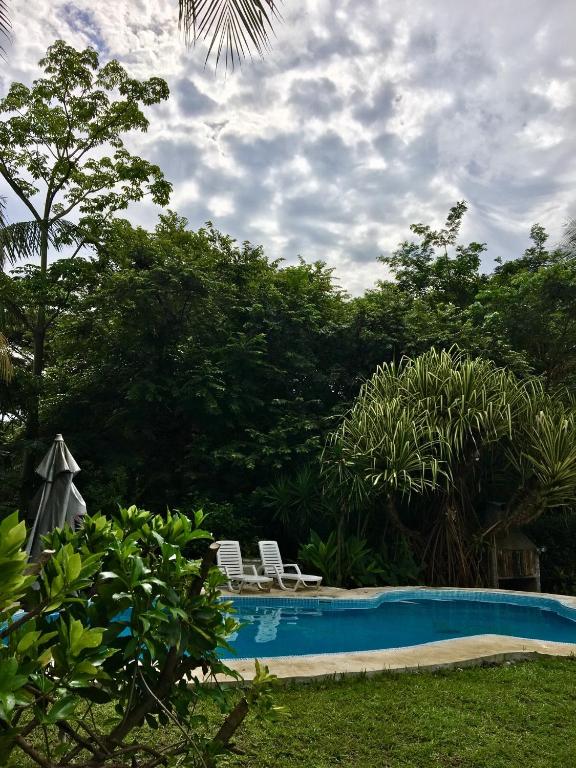 Bazén v ubytování Hotel Entre Dos Aguas nebo v jeho okolí