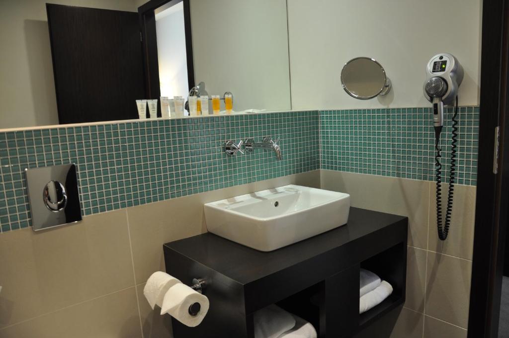 Red & Blue Design Hotel Prague - Resim 4