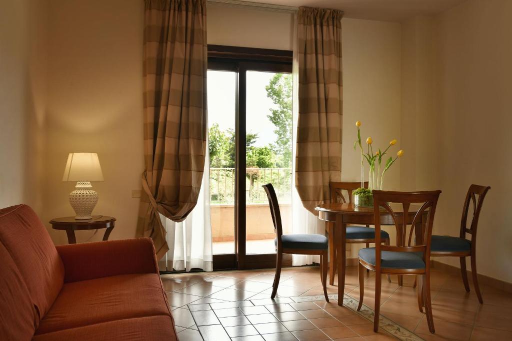 Część wypoczynkowa w obiekcie Minerva Resort Hotel