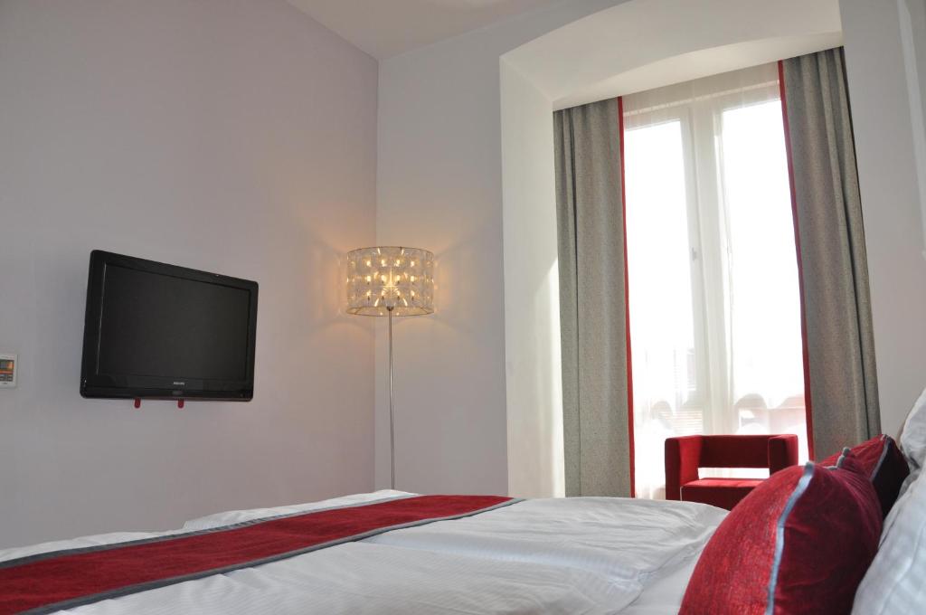 Red & Blue Design Hotel Prague - Resim 5