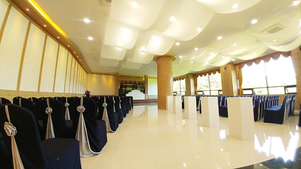 Posezení v ubytování YangYang International Airport Hotel