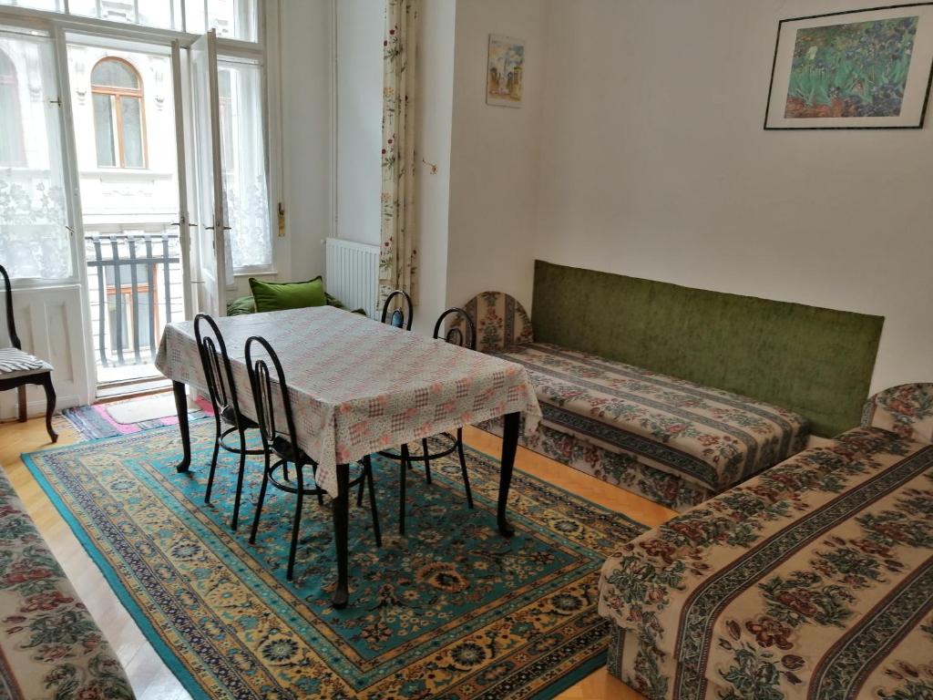 Postel nebo postele na pokoji v ubytování Garibaldi 5 Apartments & Rooms