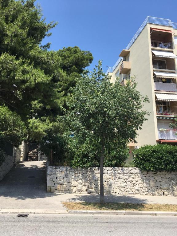 Budova, v ktorej sa apartmán nachádza