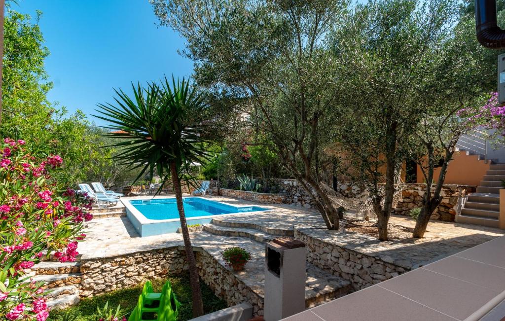 Bazén v ubytování Apartment Korina Vela Luka Gradina nebo v jeho okolí