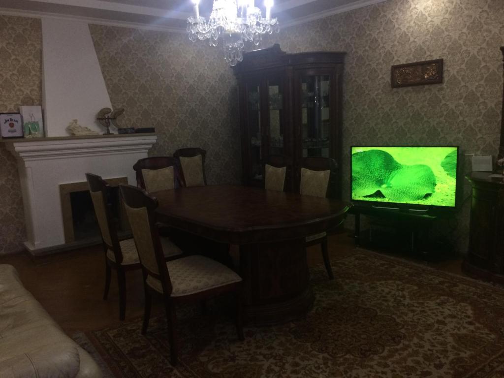 TV a/nebo společenská místnost v ubytování Guest House Gelit