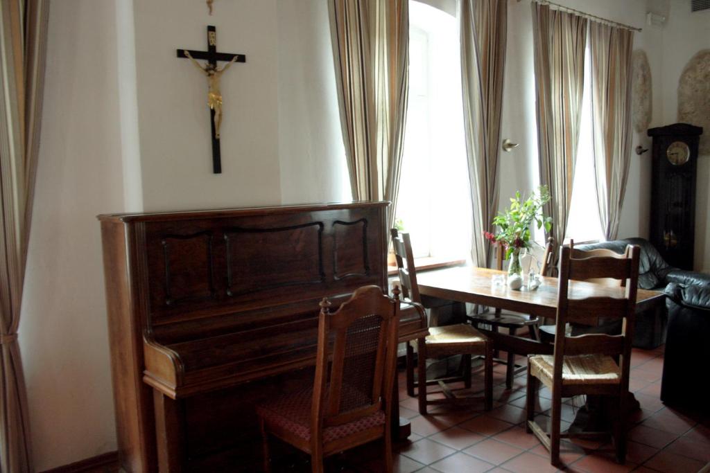 Posezení v ubytování Karczma Bełty