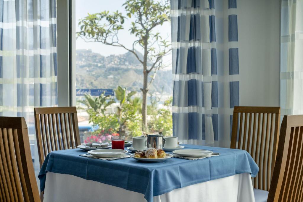 Widok na góry z tego hotelu