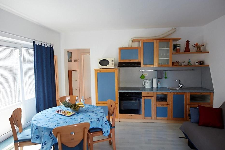 Apartments Artemus Karliva - Appartement D'une Chambre